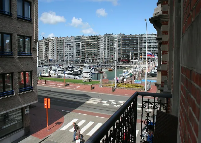 度假居 In By Marina